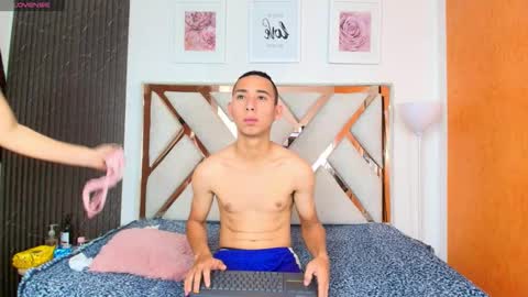 Snapshot of antonella_and_thiago_ chatting on 19, 12, 2025 antonella_and_thiago_ online show from 19, 12, 2025