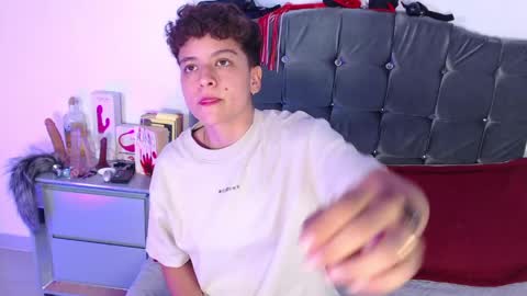 Snapshot of antonella_cruz02 chatting on 20, 5, 2026 anto ford02 online show from 20, 5, 2026