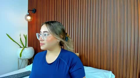 A N T O N E L L A  online show from 10, 3, 2025