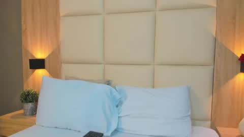 A N T O N E L L A  online show from 14, 11, 2025