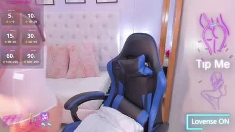 Snapshot of antonella_moon7 chatting on 4, 8, 2026 Antonella Moon 7 online show from 4, 8, 2026