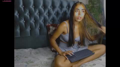 Snapshot of antonellaandnoah chatting on 13, 2, 2025 AntonellaAndNoah online show from 13, 2, 2025