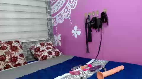 Snapshot of antonellaandnoah chatting on 27, 2, 2026 AntonellaAndNoah online show from 27, 2, 2026