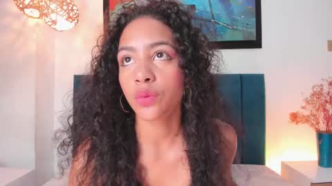 Snapshot of antonellahall_ chatting on 16, 9, 2025 AntonellaHall online show from 16, 9, 2025