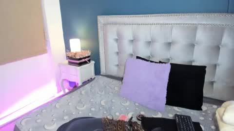 Sarah online show from 25, 2, 2025