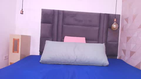 Antonella online show from 12, 11, 2025