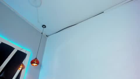 A N T O N E L L E  online show from 12, 1, 2025