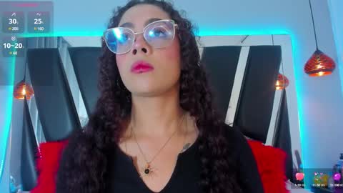 A N T O N E L L E  online show from 25, 1, 2025