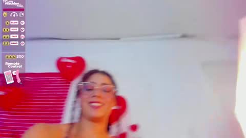 A N T O N E L L E  online show from 15, 2, 2025