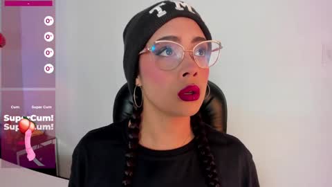 A N T O N E L L E  online show from 28, 2, 2025