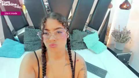 A N T O N E L L E  online show from 21, 9, 2025