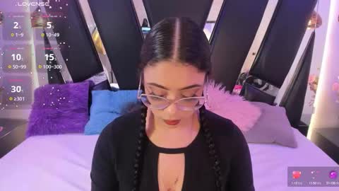 A N T O N E L L E  online show from 2, 10, 2025