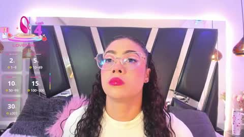 A N T O N E L L E  online show from 7, 10, 2025