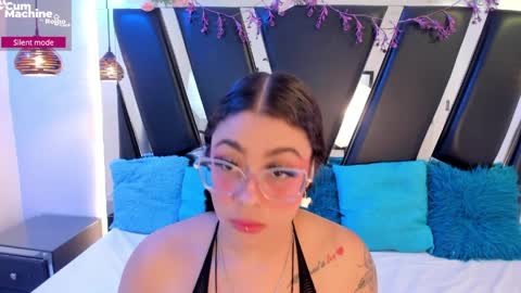 A N T O N E L L E  online show from 5, 4, 2026