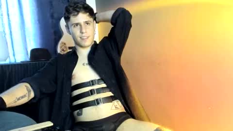 antonnello_ online show from 20, 10, 2025