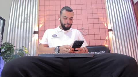 Juan Camilo online show from 5, 1, 2025