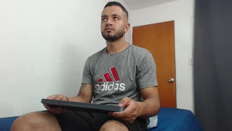 antony_smithh online show from 5, 2, 2025