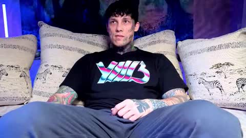 Tom online show from 8, 1, 2026