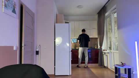 Tom online show from 3, 3, 2026