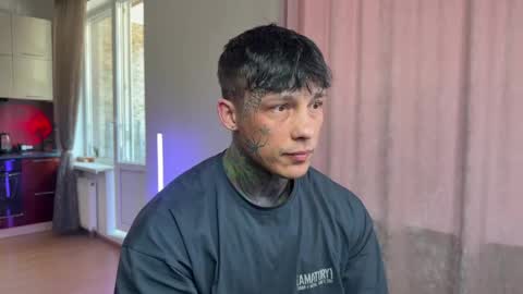 Tom online show from 19, 4, 2026