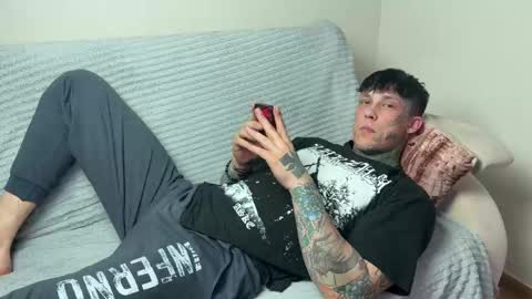 Tom online show from 23, 4, 2026