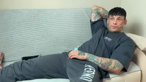 Tom online show from 27, 4, 2026