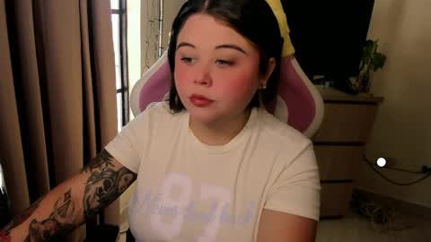   Independent model  online show from 26, 4, 2026