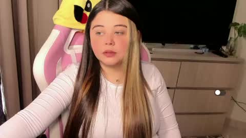   Independent model  online show from 27, 4, 2026