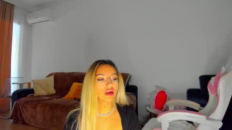 Snapshot of anya_belle_ chatting on 11, 1, 2026 Anya online show from 11, 1, 2026