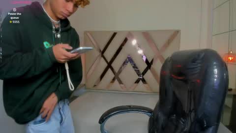 anyelotwink online show from 24, 4, 2026