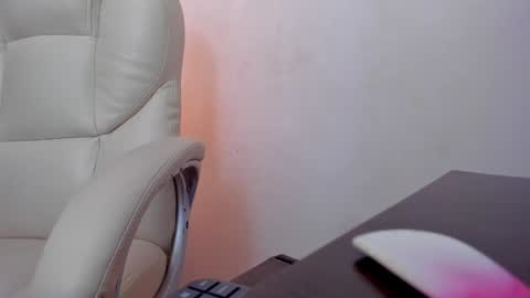 Anyi online show from 12, 12, 2024