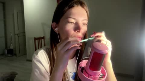 Snapshot of anytka12 chatting on 3, 3, 2026 anytka12 online show from 3, 3, 2026