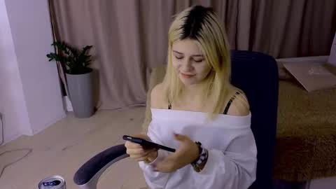 ApheliaStar online show from 25, 11, 2025