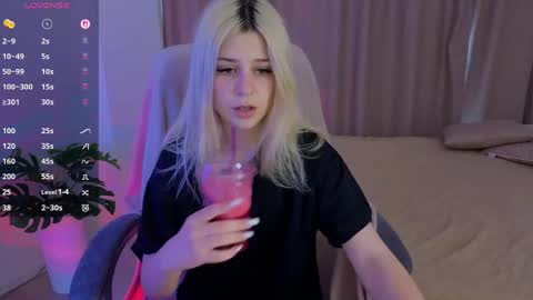 ApheliaStar online show from 26, 4, 2026