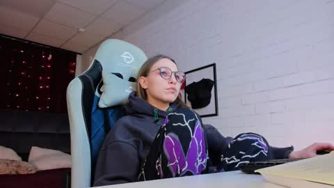 APHEX QUEEN online show from 10, 2, 2025