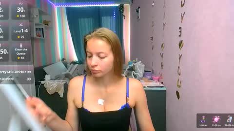 Snapshot of aphrodite_wow_ chatting on 17, 9, 2025 Aphrodite online show from 17, 9, 2025