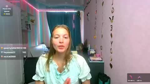 Snapshot of aphrodite_wow_ chatting on 20, 9, 2025 Aphrodite online show from 20, 9, 2025