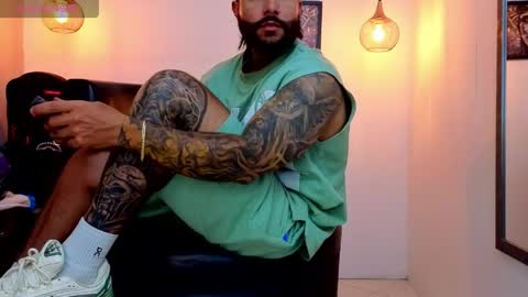 Snapshot of apolo_ryder chatting on 28, 5, 2026 APOLO online show from 28, 5, 2026