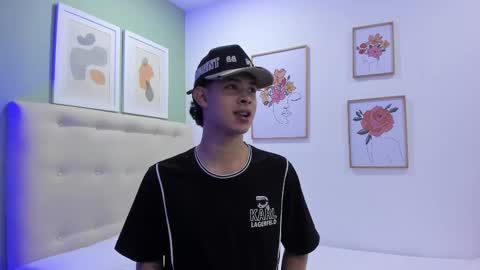 Apolo twink online show from 7, 1, 2026