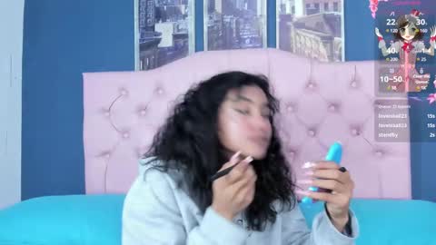 Snapshot of applehot_lr chatting on 4, 3, 2025 sofi y kevin online show from 4, 3, 2025