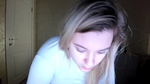 Snapshot of appleyummybuns chatting on 11, 11, 2025 appleyummybuns online show from 11, 11, 2025