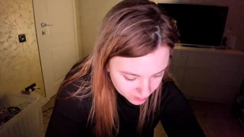 Snapshot of appleyummybuns chatting on 4, 12, 2025 appleyummybuns online show from 4, 12, 2025