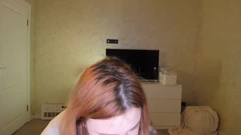 Snapshot of appleyummybuns chatting on 10, 2, 2026 appleyummybuns online show from 10, 2, 2026