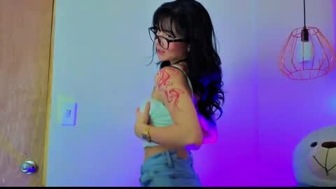   online show from 27, 4, 2026