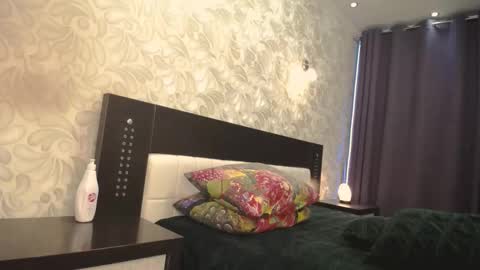 Snapshot of april_bronte chatting on 25, 11, 2025 April Bronte online show from 25, 11, 2025