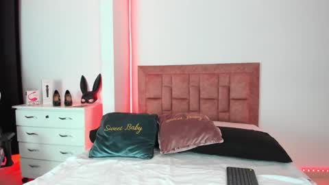 april collinsxx online show from 25, 3, 2026