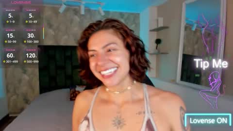 Snapshot of april_dumont chatting on 22, 12, 2025 April online show from 22, 12, 2025