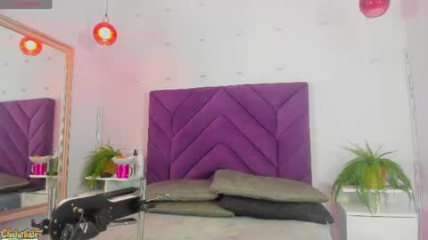 aprilberri online show from 27, 7, 2026