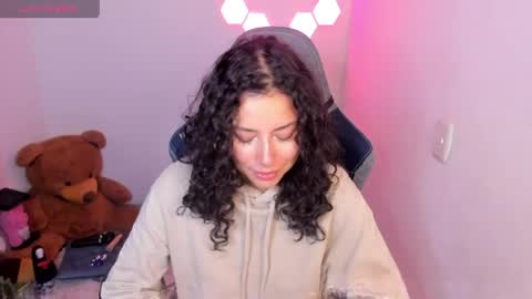 aqua emilly online show from 18, 4, 2026