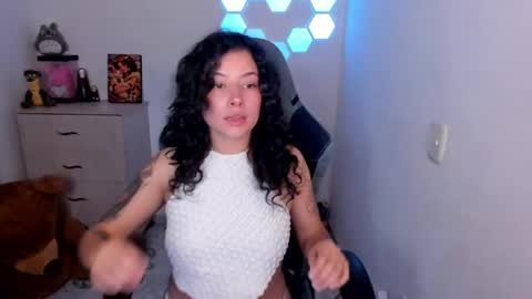 Snapshot of aqua_emilly chatting on 2, 5, 2026 aqua emilly online show from 2, 5, 2026